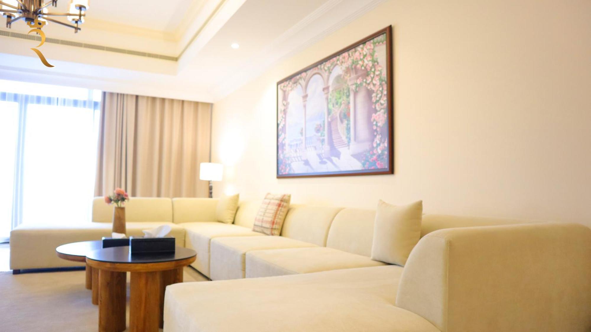 Sophisticated 3br On Raha Corniche